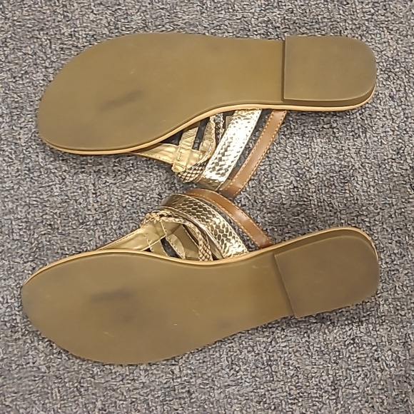 Thong sandals size 7 - Picture 3 of 3